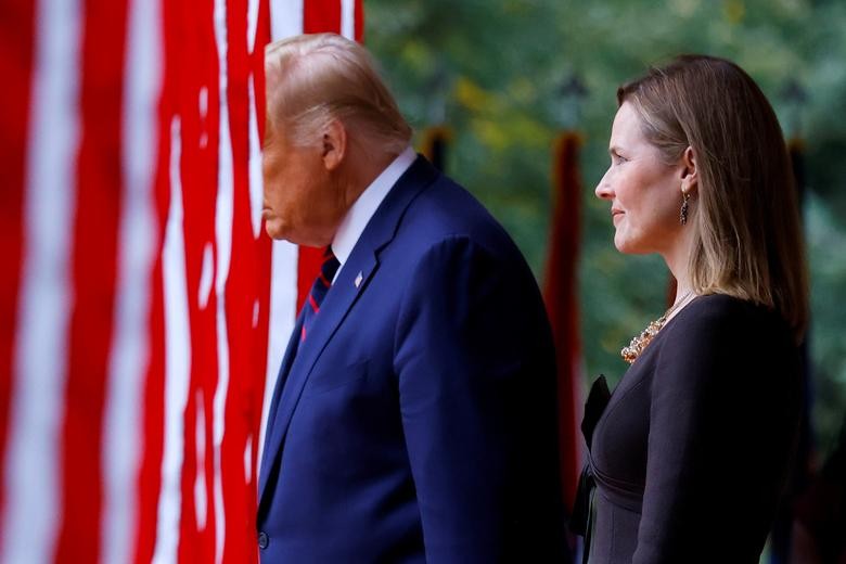 President Donald Trump arrives to hold an event to announce his nominee of Court of Appeals for the Seventh Circuit Judge Amy Coney Barrett to fill the Supreme Court seat left vacant by the death of Justice Ruth Bader Ginsburg, who died on September 18, at the White House in Washington, September 26, 2020. REUTERS/Carlos Barria
